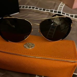 Tory Burch sunglasses black and gold like new